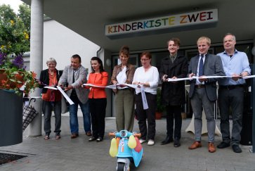Eröffnung Kita Kinderkiste Zwei_Banddurchschnitt.jpg