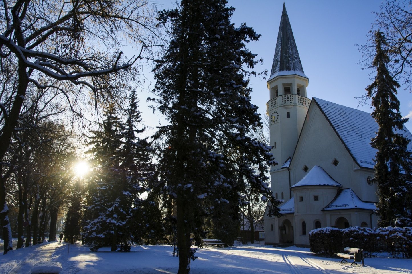 Einrichtung Martin Luther Kirche Zeuthen.jpg