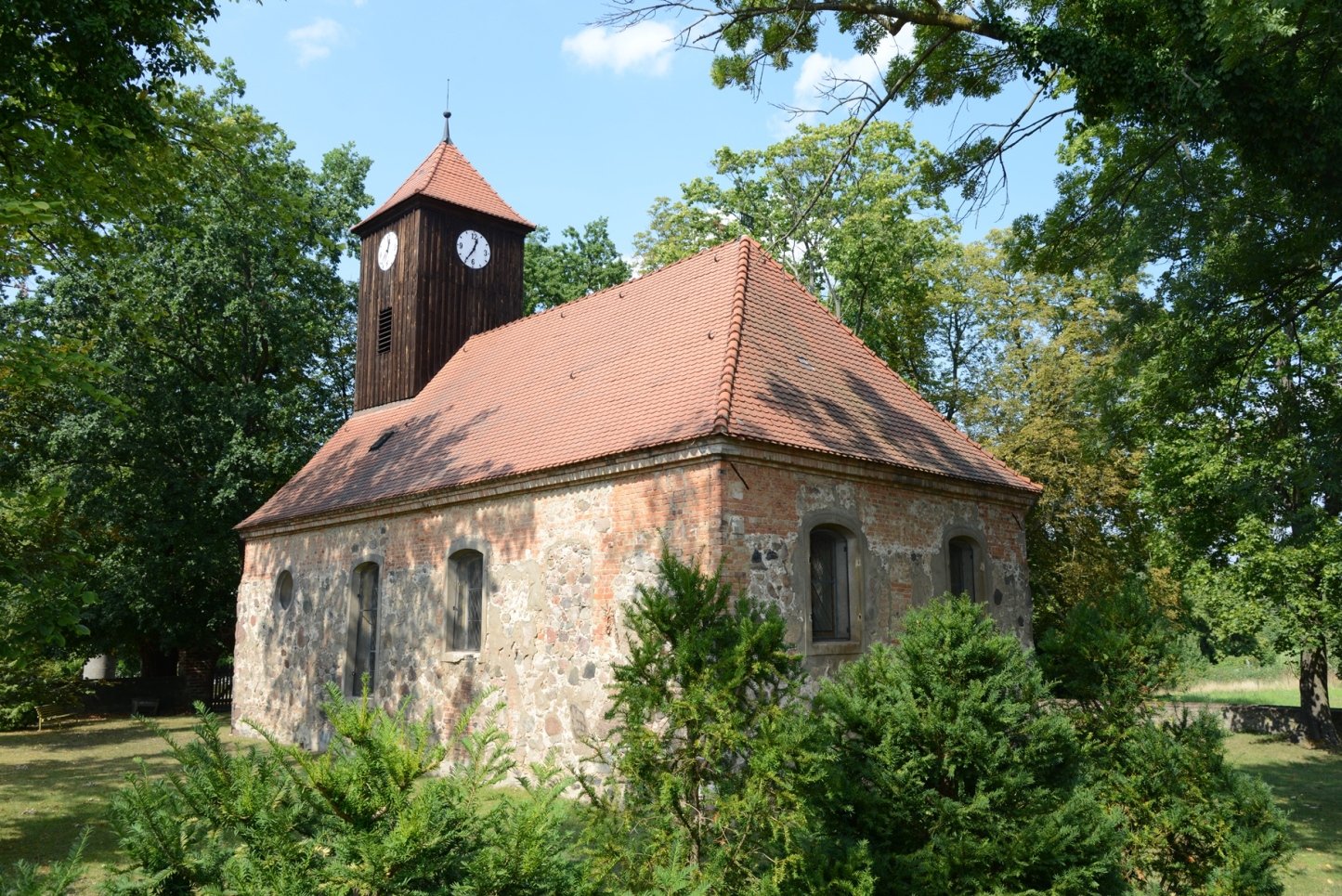 Einrichtung Evangelische Kirchengemeinde Zeuthen-Miersdorf.JPG