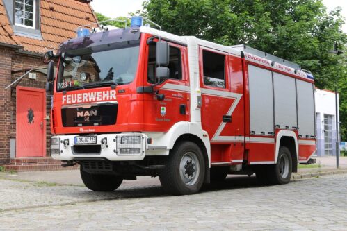 TLF 16_25 Loeschzug Zeuthen.jpg