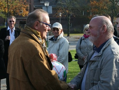 Eröffnung Sportplatz Schulstraße - Firma Schmitt und SCEMZ e. V.