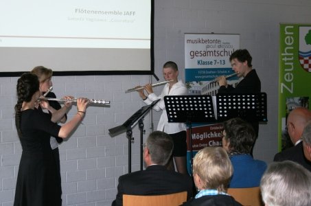 Musikalische Eröffnung durch das Flötenensemble JAFF