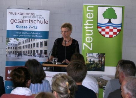 Begrüßung durch die Schulleiterin Heike Wilms