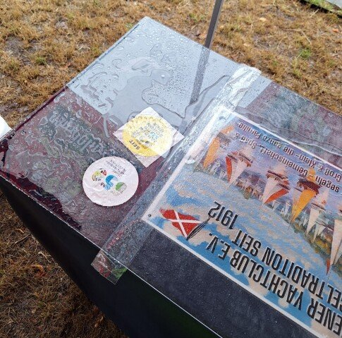 Zone sportlich Stand ZYC im Regen.jpg