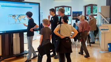 Zone Wissenschaft_DESY_Monitor.jpg