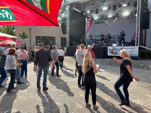 Sonntag_Rising Backfire.jpg