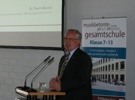 Grußwort Dr. Sven Baszio, Geschäftsführender Vorstand der Stiftung Jugend forscht e. V.
