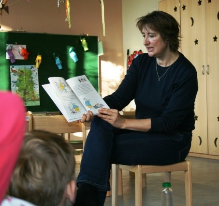 Vorlesetag 2017 Frau Burgschweiger in der Kita "Pusteblume".jpg